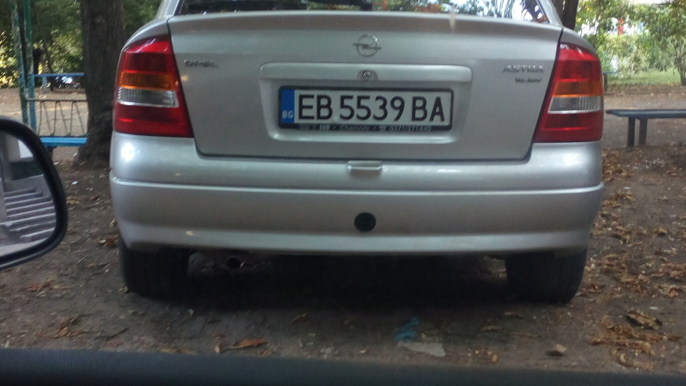 Паркиране в зелена площ