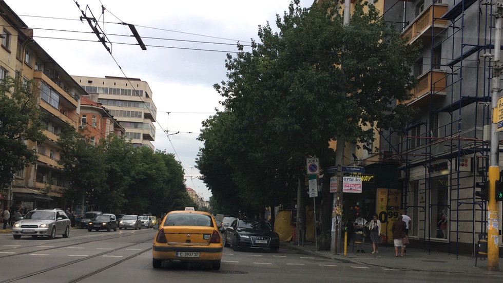 Паркиране в насрещното движение